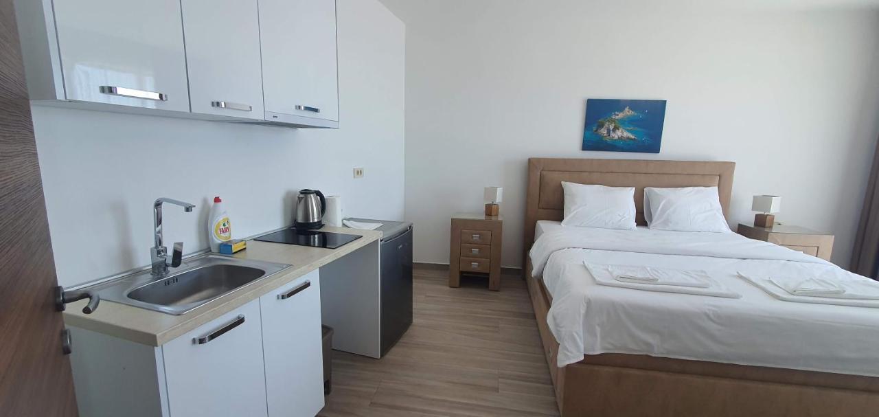 Hotel Svarog Bečići Exteriör bild