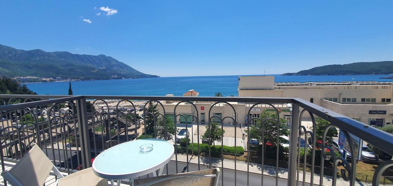 Hotel Svarog Bečići Exteriör bild