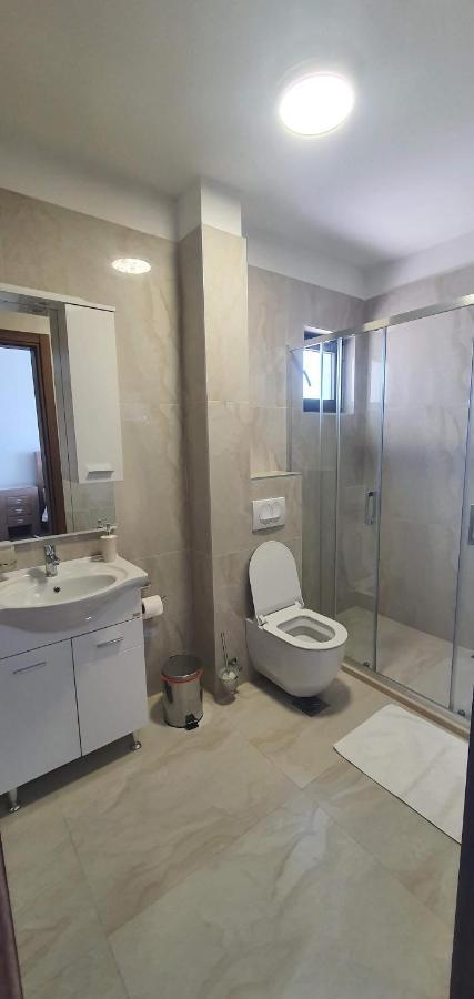 Hotel Svarog Bečići Exteriör bild